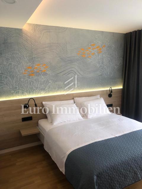 Casa moderna, prima fila al mare vicino a Senj