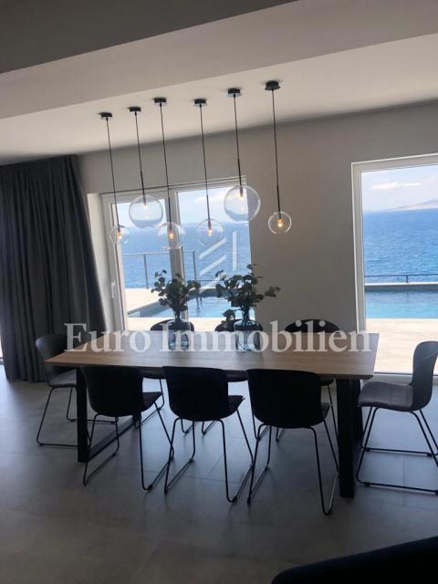 Casa moderna, prima fila al mare vicino a Senj