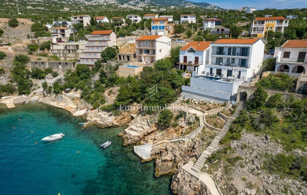 Casa moderna, prima fila al mare vicino a Senj
