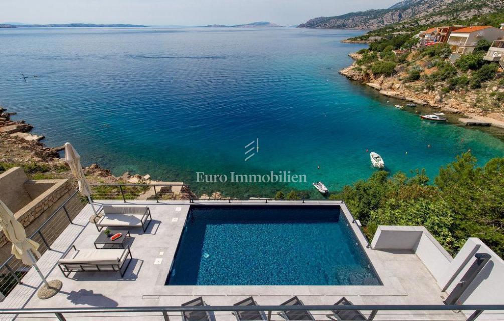 Casa moderna, prima fila al mare vicino a Senj