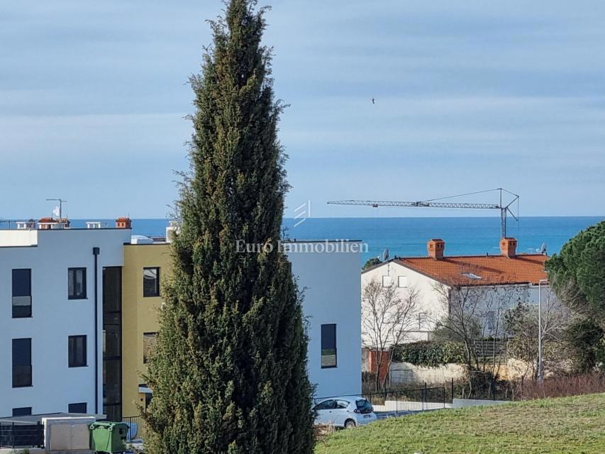 Apartment under construction with a garden, Novigrad