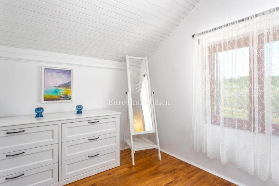 Krk, dintorni di Vrbnik, due case in  posizione tranquilla