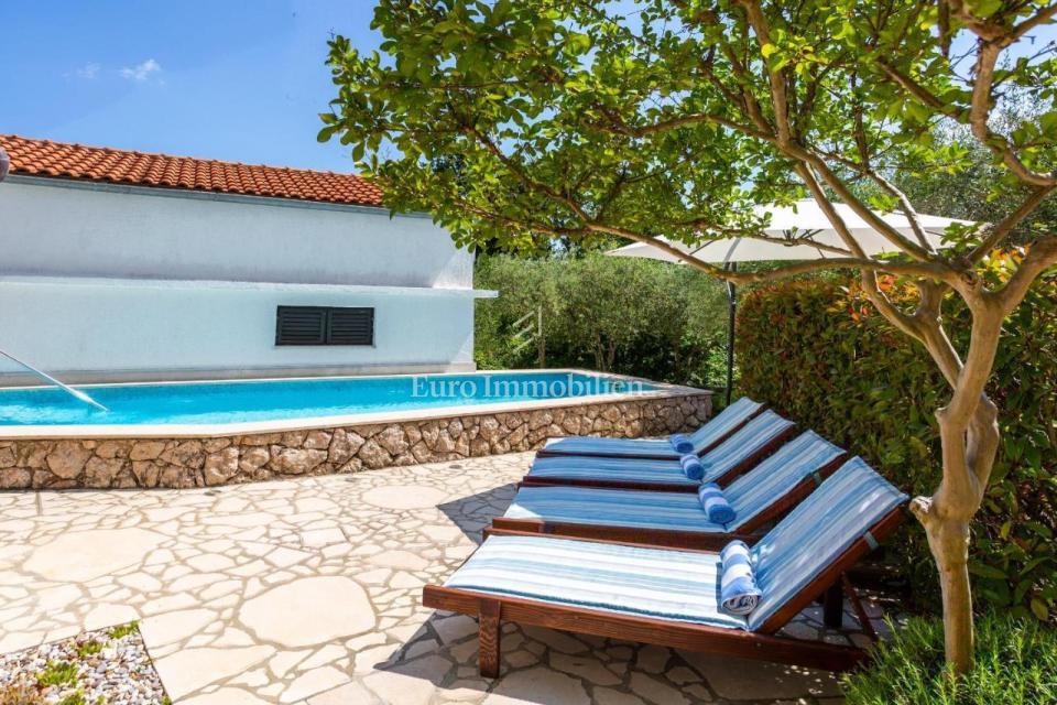 Krk, dintorni di Vrbnik, due case in  posizione tranquilla