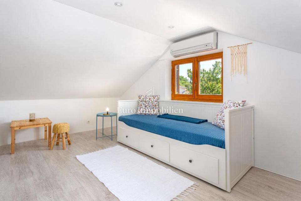 Krk, dintorni di Vrbnik, due case in  posizione tranquilla