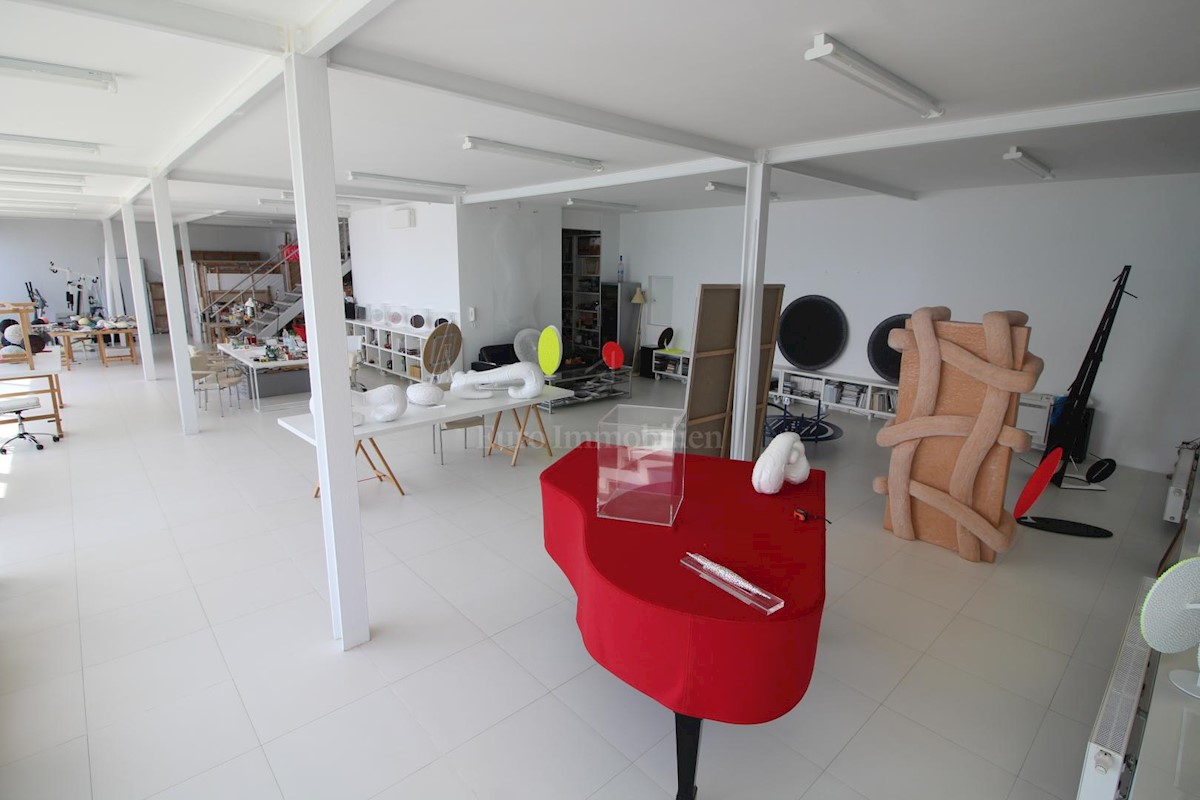 Impressionante villa sul mare! Sinergia di spazio, uomo e mare!