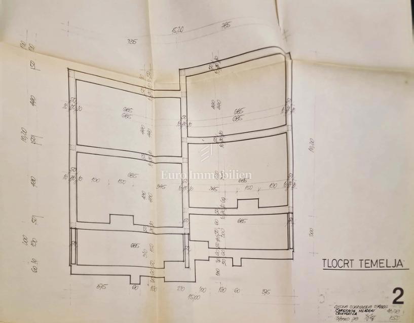 Crikvenica, casa bifamiliare in ottima posizione