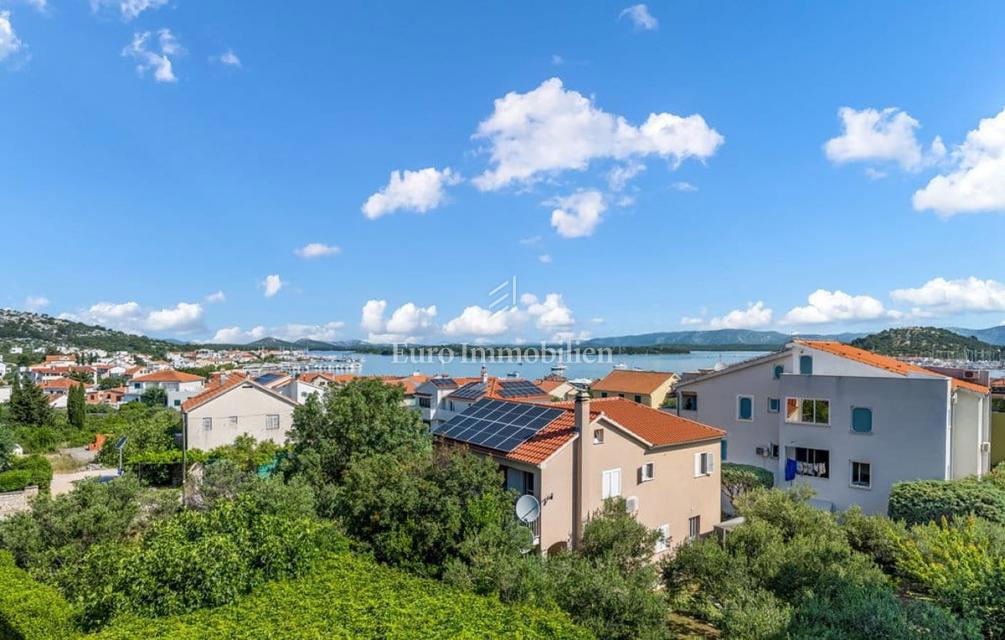 Casa con piscina e vista mare - Murter