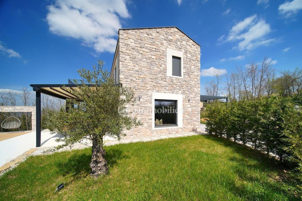 Casa moderna con piscina - dintorni di Montona