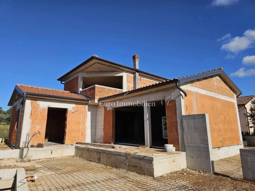 Casa indipendente con piscina - zona Parenzo