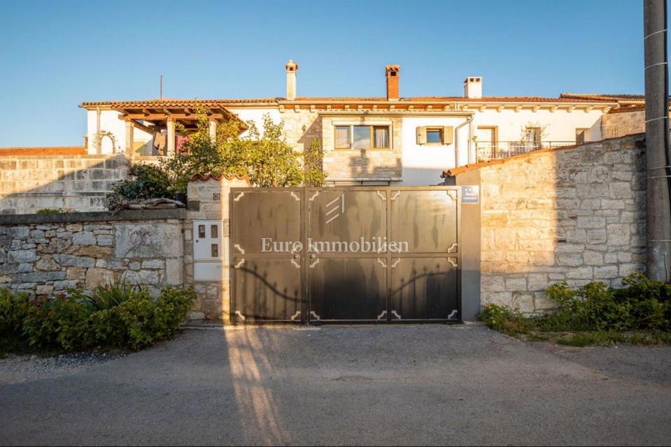 PARENZO! Affascinante casa in pietra con due appartamenti