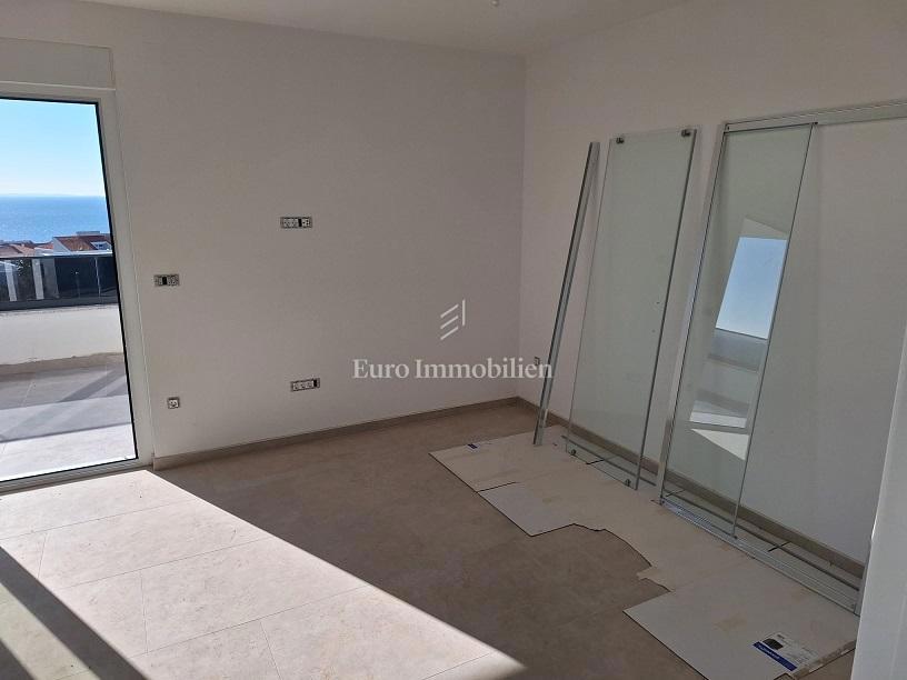 Novalja - appartamento al secondo piano di un nuovo edificio