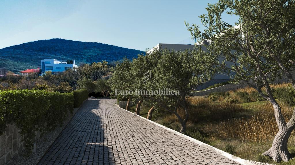 Terreno con vista mare con permesso per una villa a Vrbnik