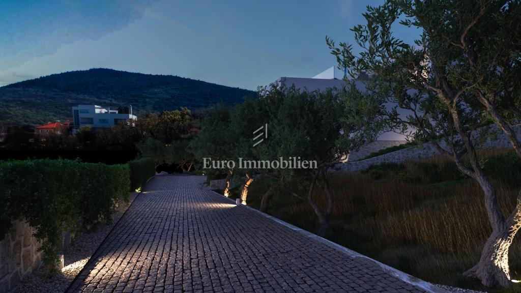 Terreno con vista mare con permesso per una villa a Vrbnik