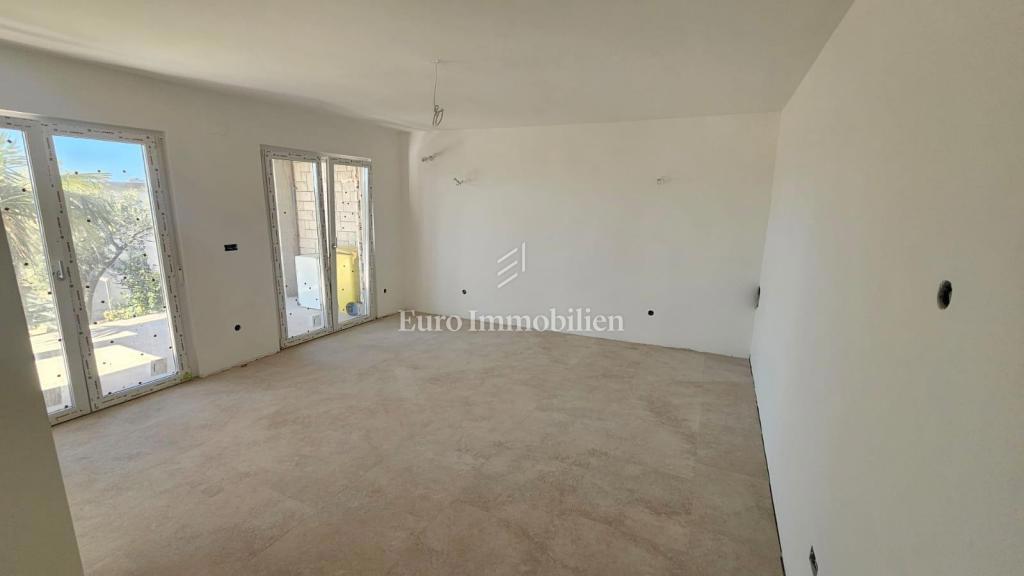 Crikvenica - appartamento al piano terra in un nuovo edificio vicino al centro