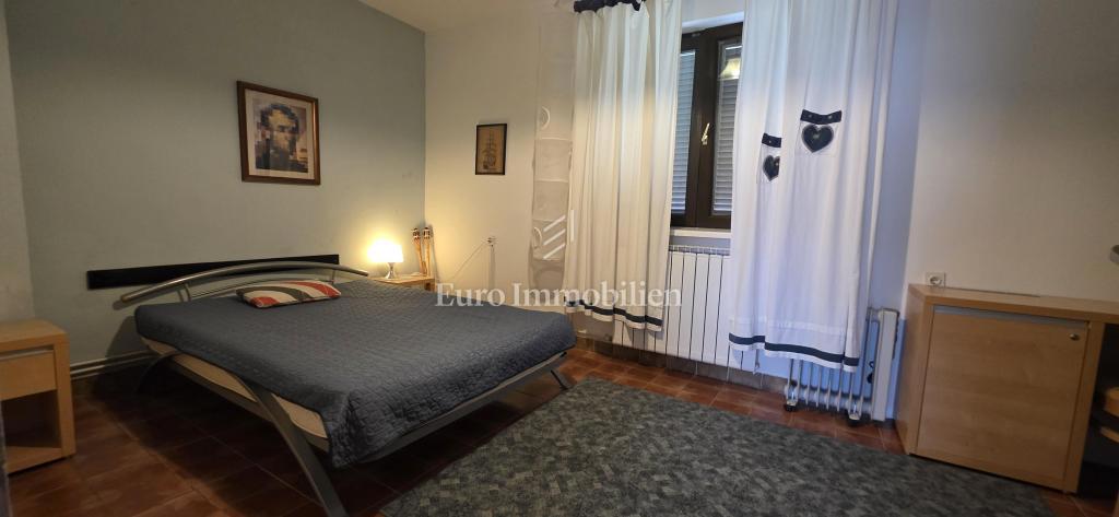 Casa con vista mare e due garage - Klenovica