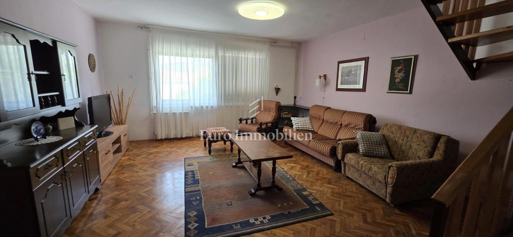 Casa con vista mare e due garage - Klenovica