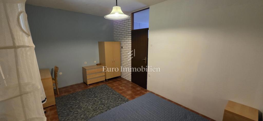 Casa con vista mare e due garage - Klenovica