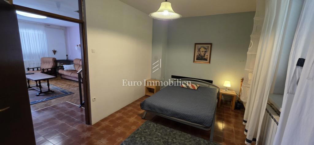 Casa con vista mare e due garage - Klenovica