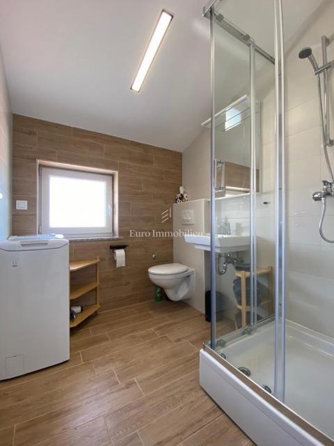 Tisno - Appartamento con giardino e vista mare