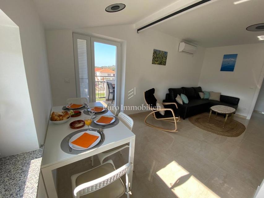 Tisno - Appartamento con giardino e vista mare