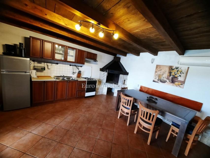 Parenzo - casa in pietra con piscina