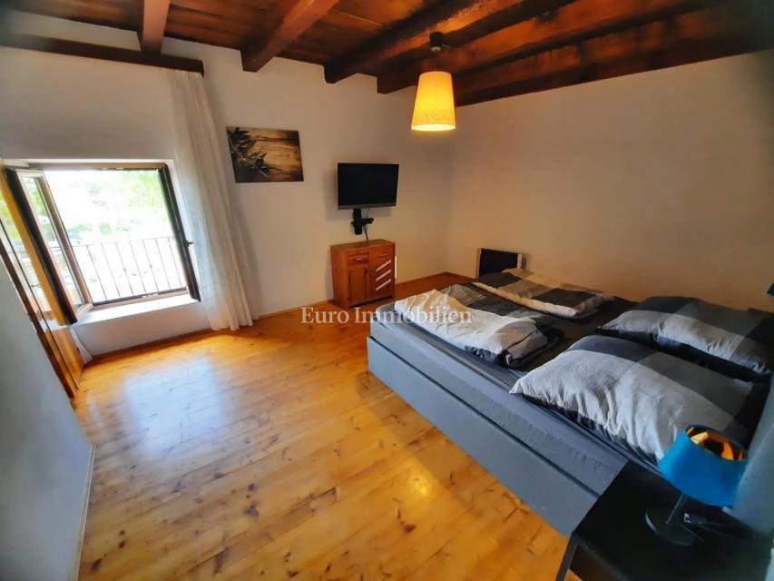 Parenzo - casa in pietra con piscina