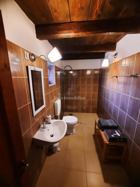 Parenzo - casa in pietra con piscina