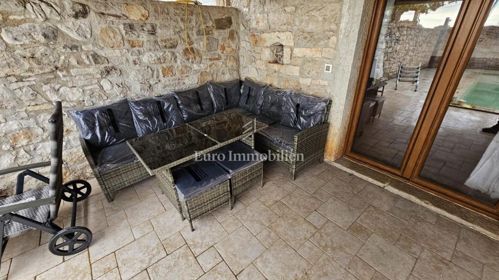 Parenzo - casa in pietra con piscina