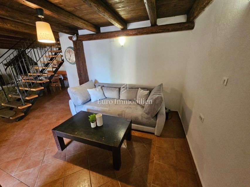 Parenzo - casa in pietra con piscina