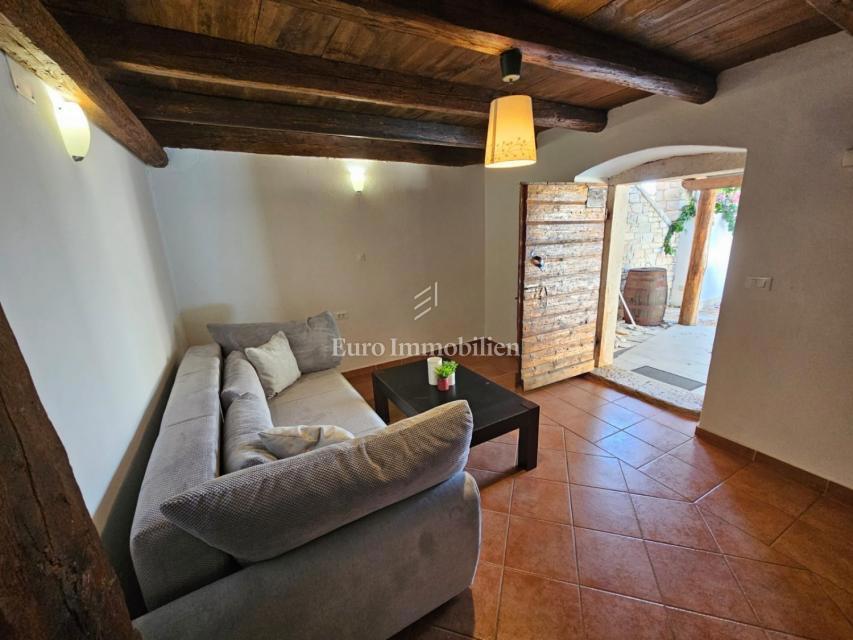 Parenzo - casa in pietra con piscina