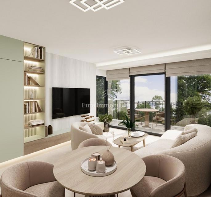 Bilice, Sebenico - appartamento al primo piano, vicino al lago