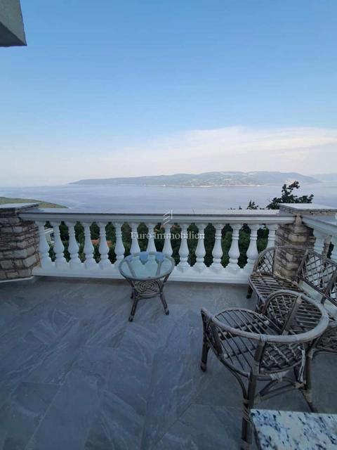 Labin - casa con vista mare e piscina