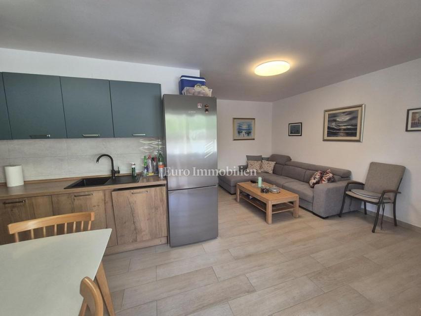 Rogoznica - appartamento 2a fila dal mare