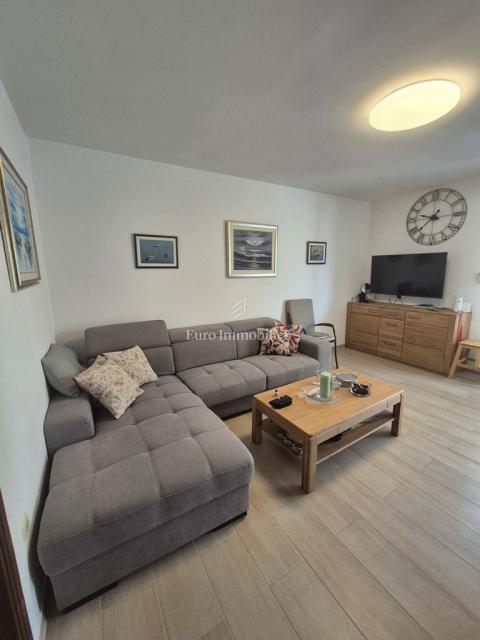 Rogoznica - appartamento 2a fila dal mare