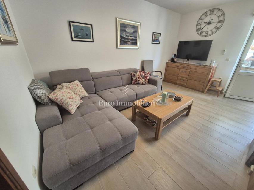 Rogoznica - appartamento 2a fila dal mare