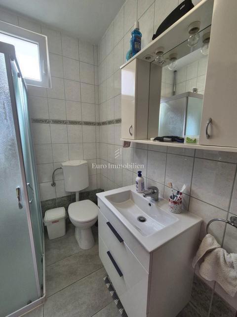 Rogoznica - appartamento 2a fila dal mare