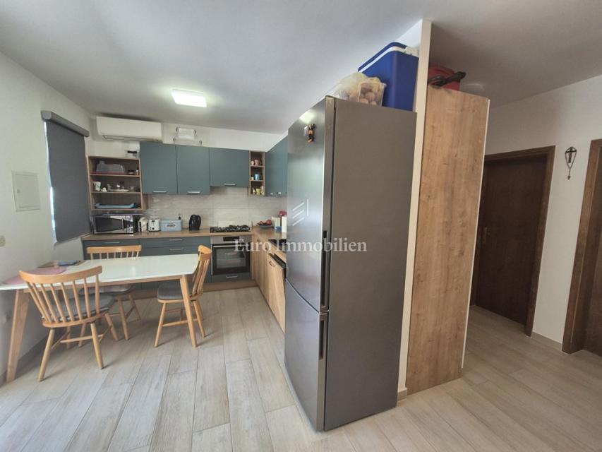 Rogoznica - appartamento 2a fila dal mare