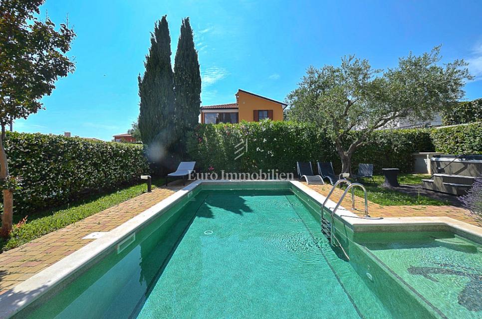 Istria, Cittanova - casa con piscina