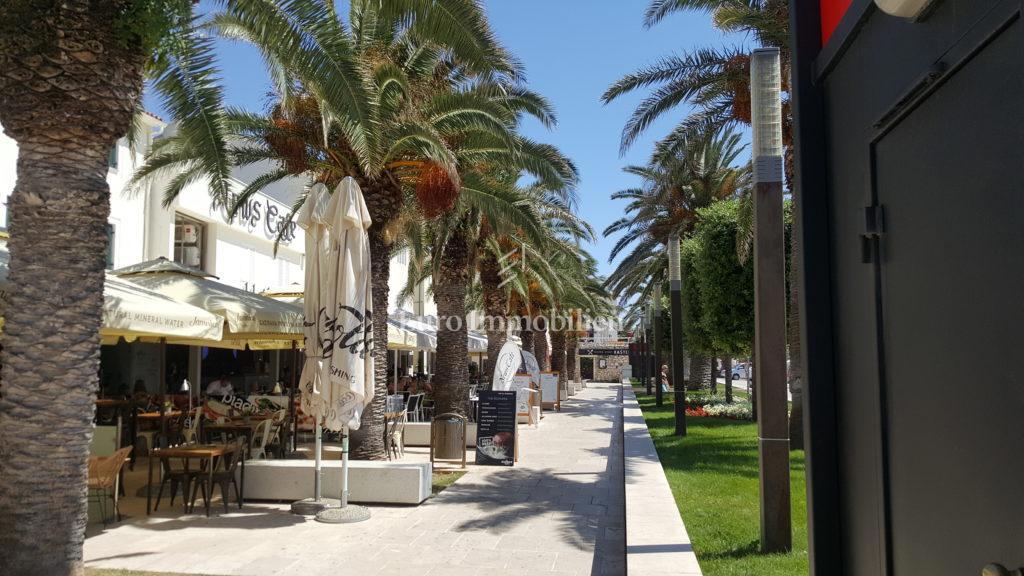 Novalja-appartamento al piano terra con terrazza e giardino