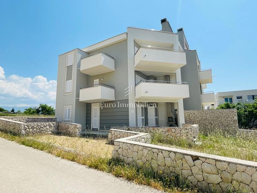 Novalja-appartamento al piano terra con terrazza e giardino