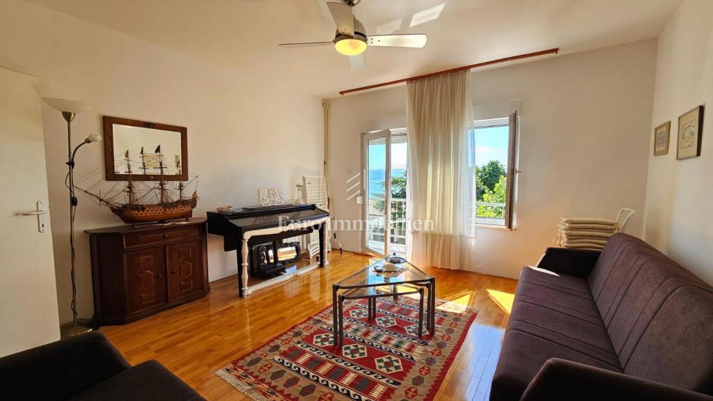 Crikvenica, appartamento con garage e ampio giardino, a soli 60 m dal mare