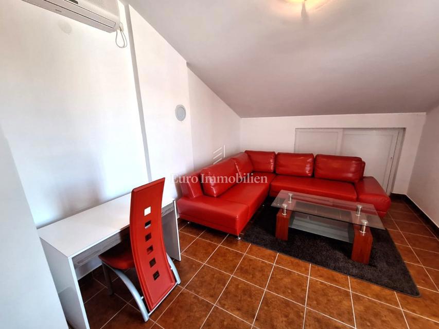 Due appartamenti a Malinska, con giardino, arredati!