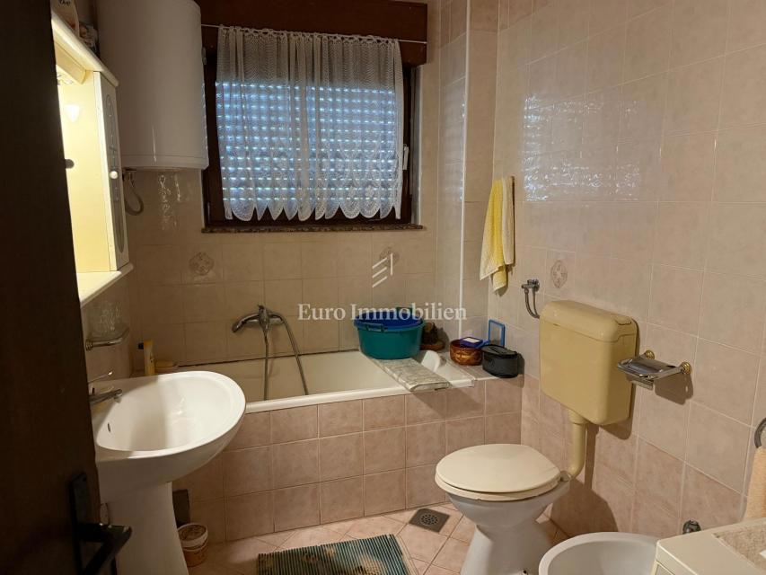 Drenova, Rijeka – Casa indipendente in una zona tranquilla