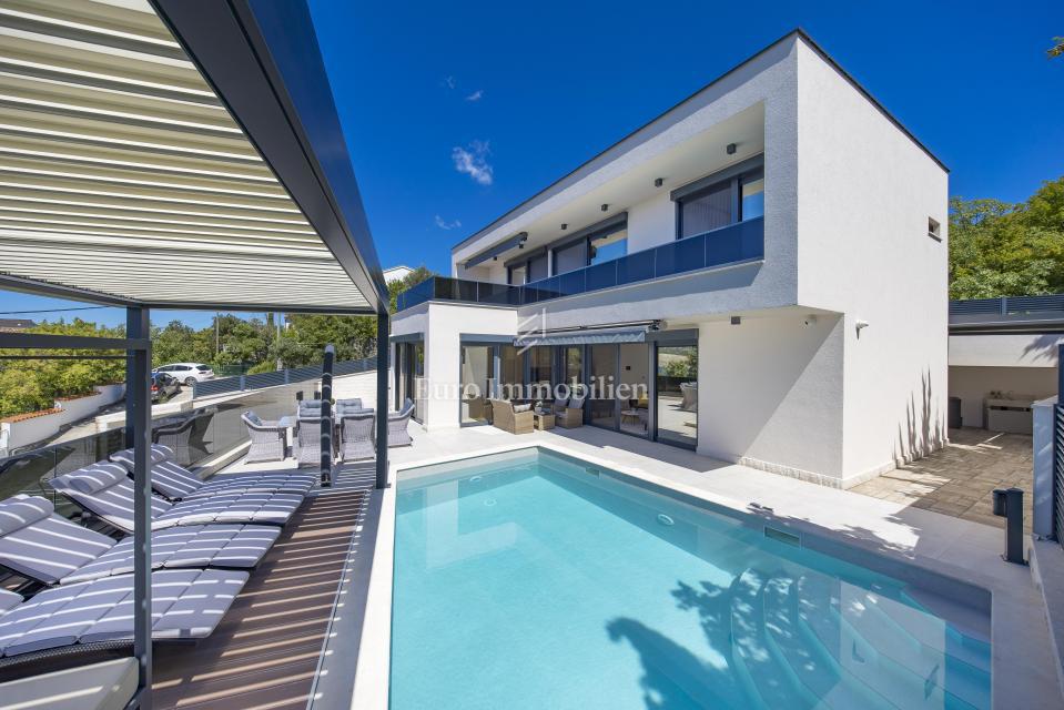 Jadranovo, Casa moderna vicino al mare