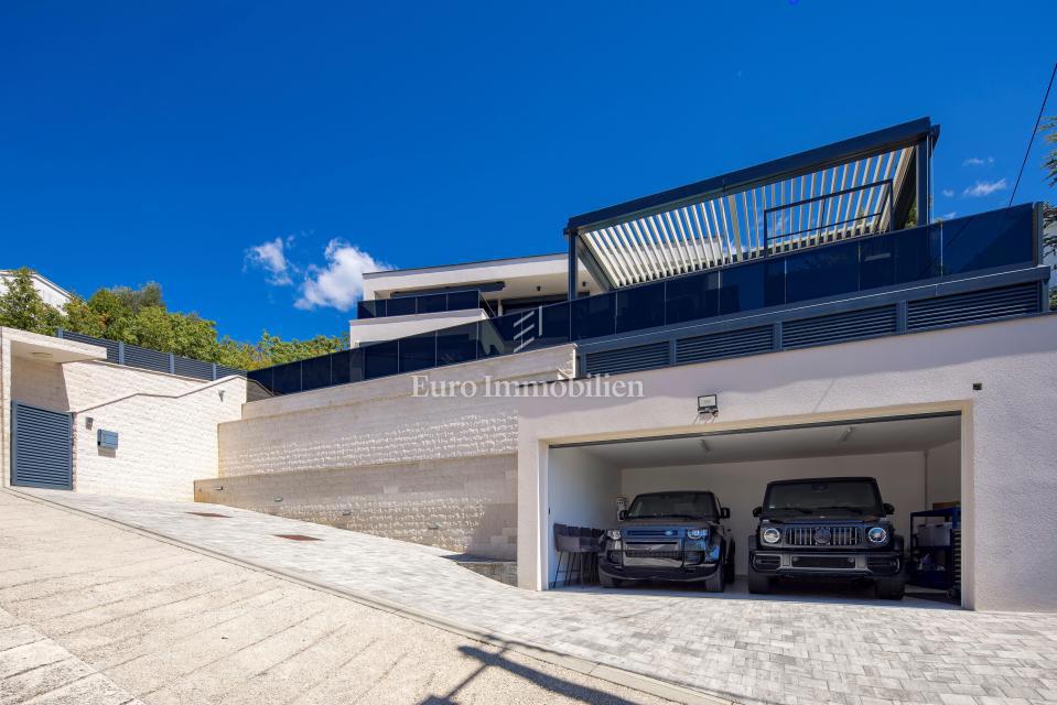 Jadranovo, Casa moderna vicino al mare