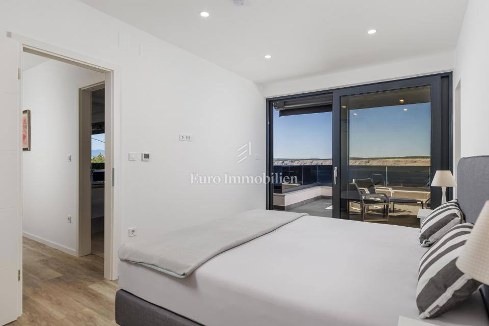 Jadranovo, Casa moderna vicino al mare