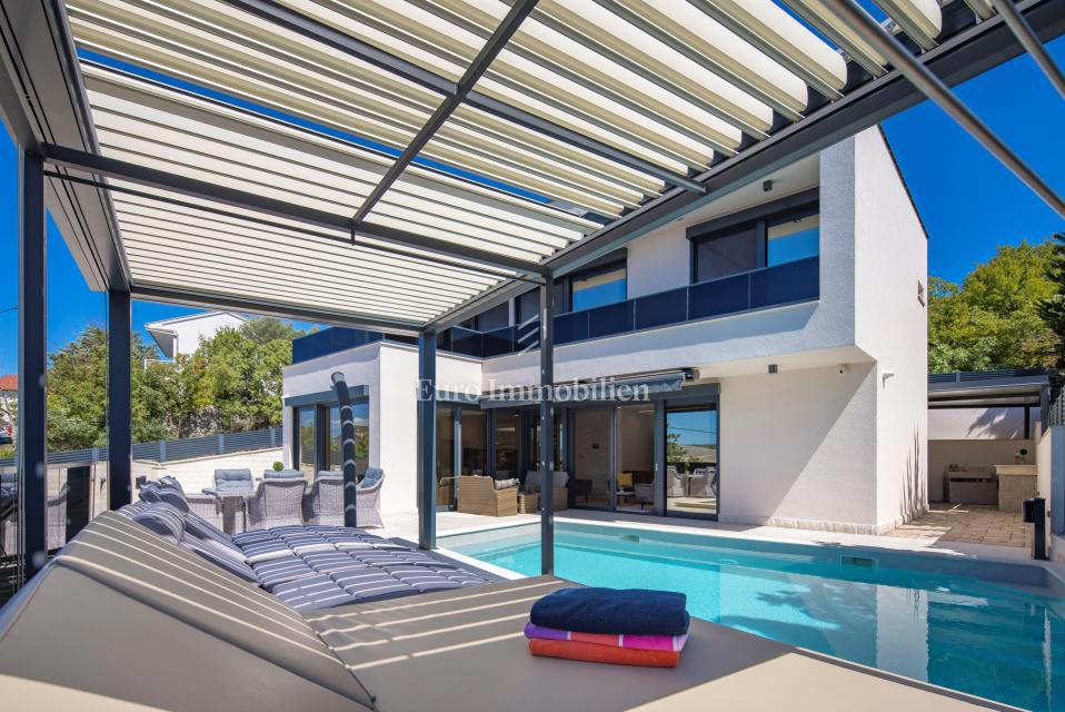 Jadranovo, Casa moderna vicino al mare