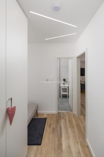 Jadranovo, Casa moderna vicino al mare