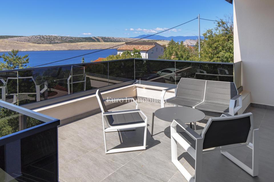 Jadranovo, Casa moderna vicino al mare