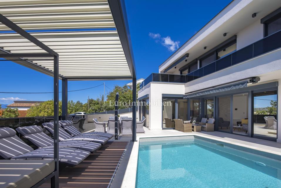 Jadranovo, Casa moderna vicino al mare